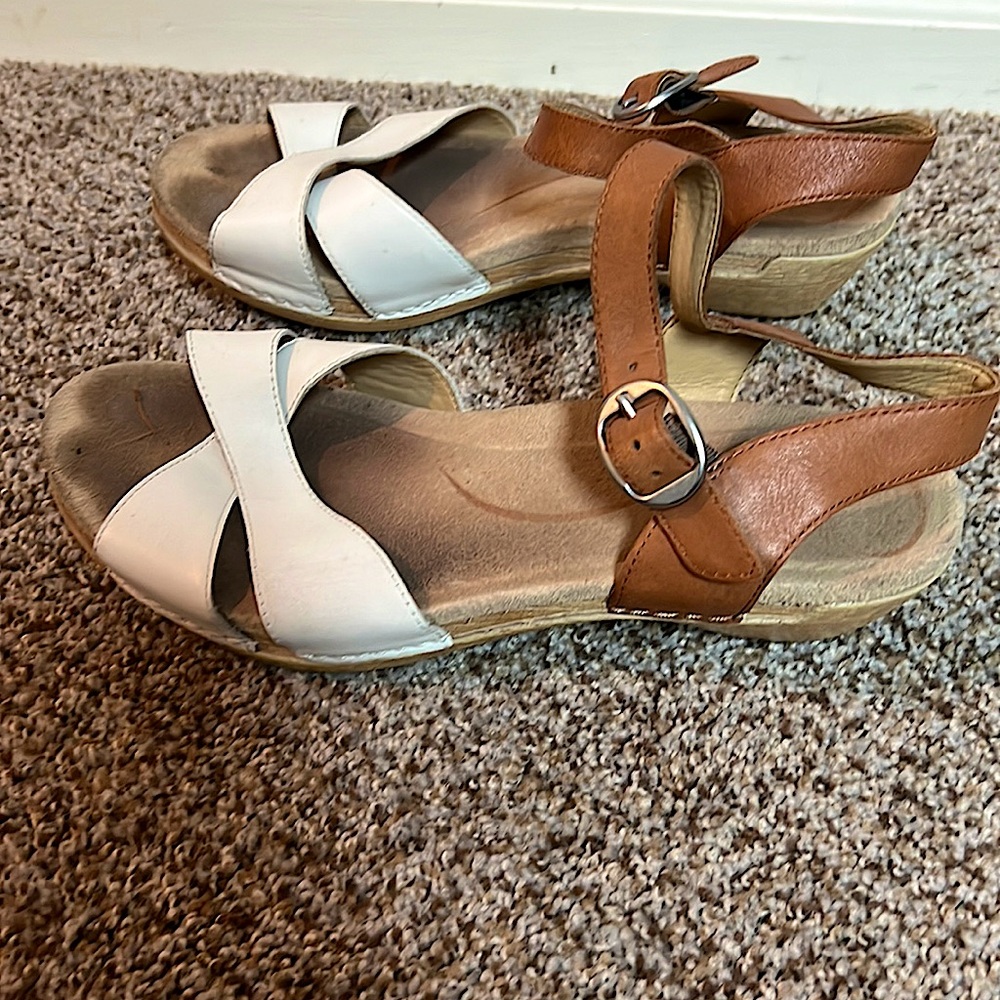 Dasko Size 39 white and brown sandals